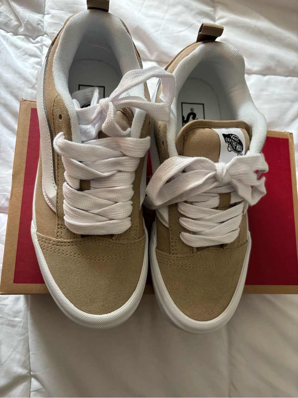Vans Womens Tan Suede Low-Top Sneakers with White Laces - Picture 2 of 5